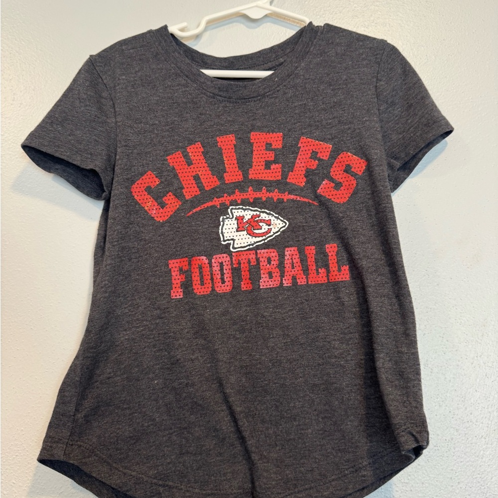 NFL Gray and Red Chiefs Football Tee